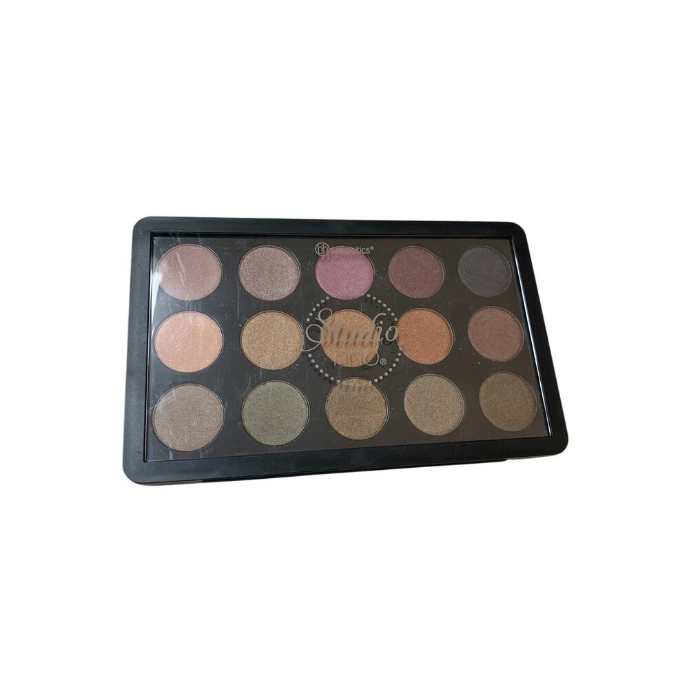 BH Cosmetics Studio Pro Dual Effect Wet/Dry Eyeshadow Palette 0.9 oz 15 Shades